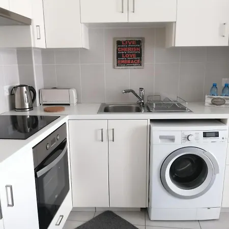 Nefeli Beach Apartman Píla